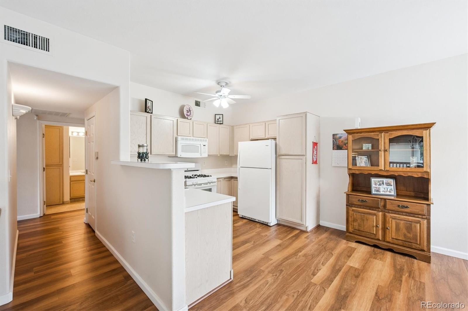 MLS Image #5 for 5415 s dover street 104,littleton, Colorado