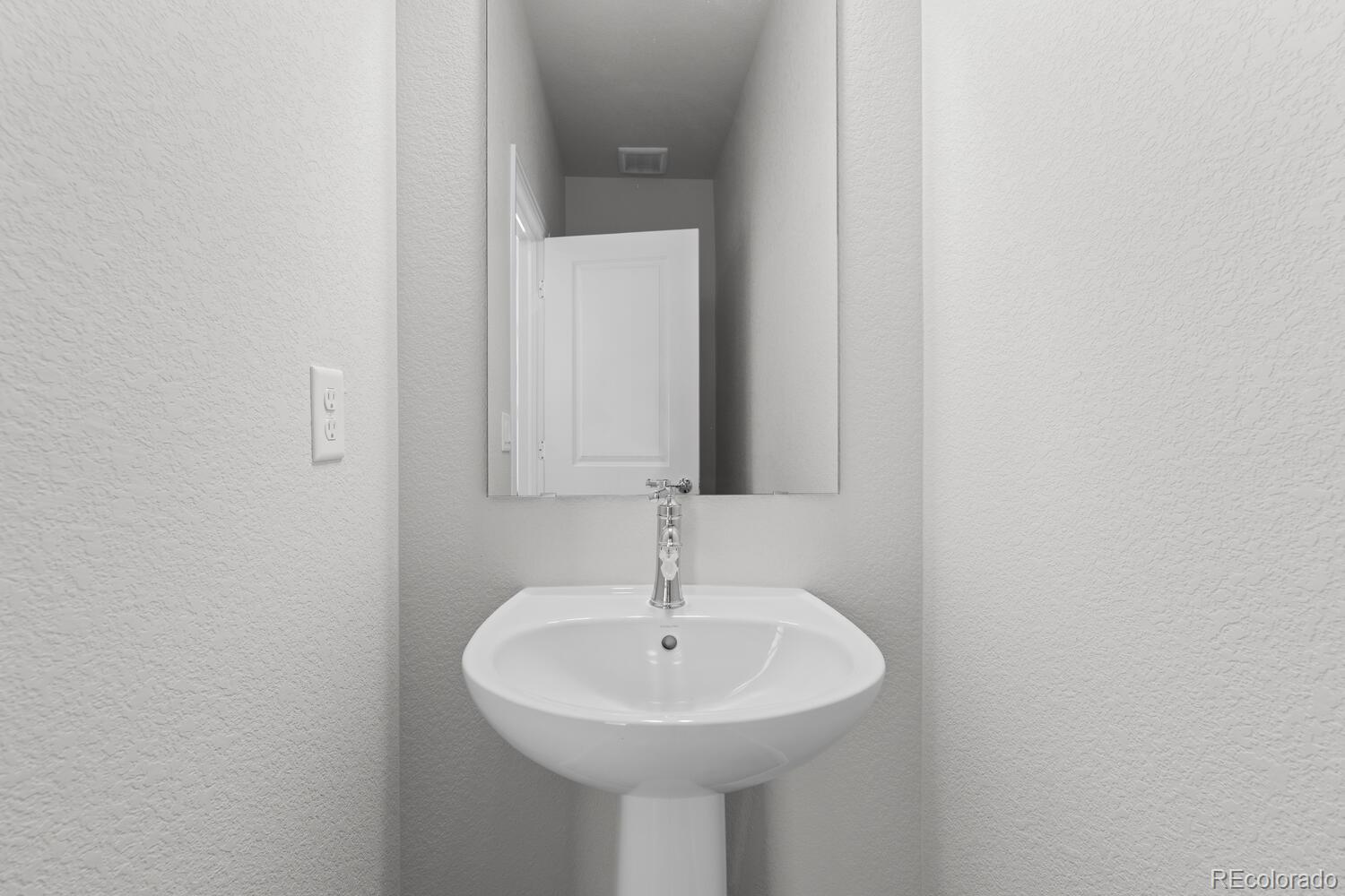 MLS Image #11 for 7392  watercress drive,littleton, Colorado