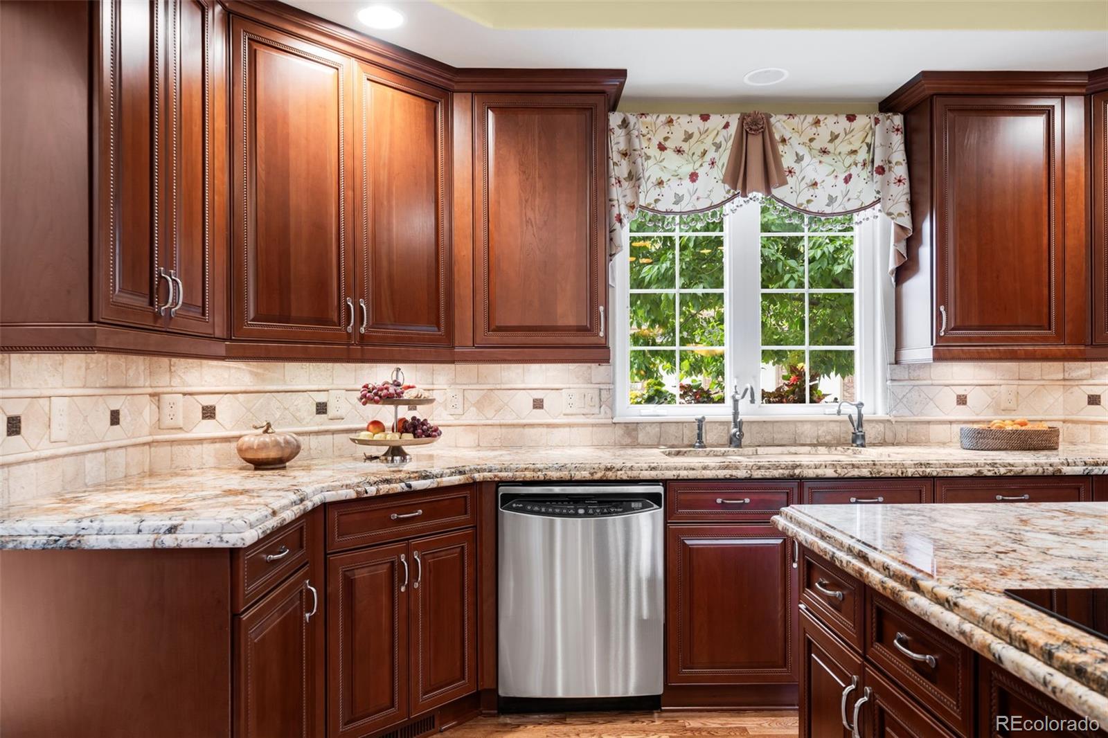 MLS Image #14 for 1473 s uinta court,denver, Colorado
