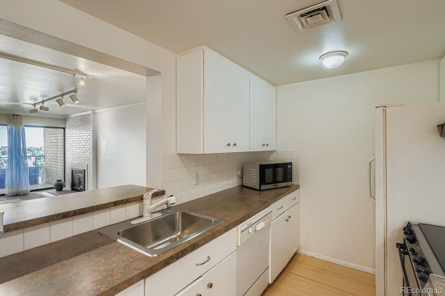 MLS Image #3 for 800 n pearl street 809,denver, Colorado
