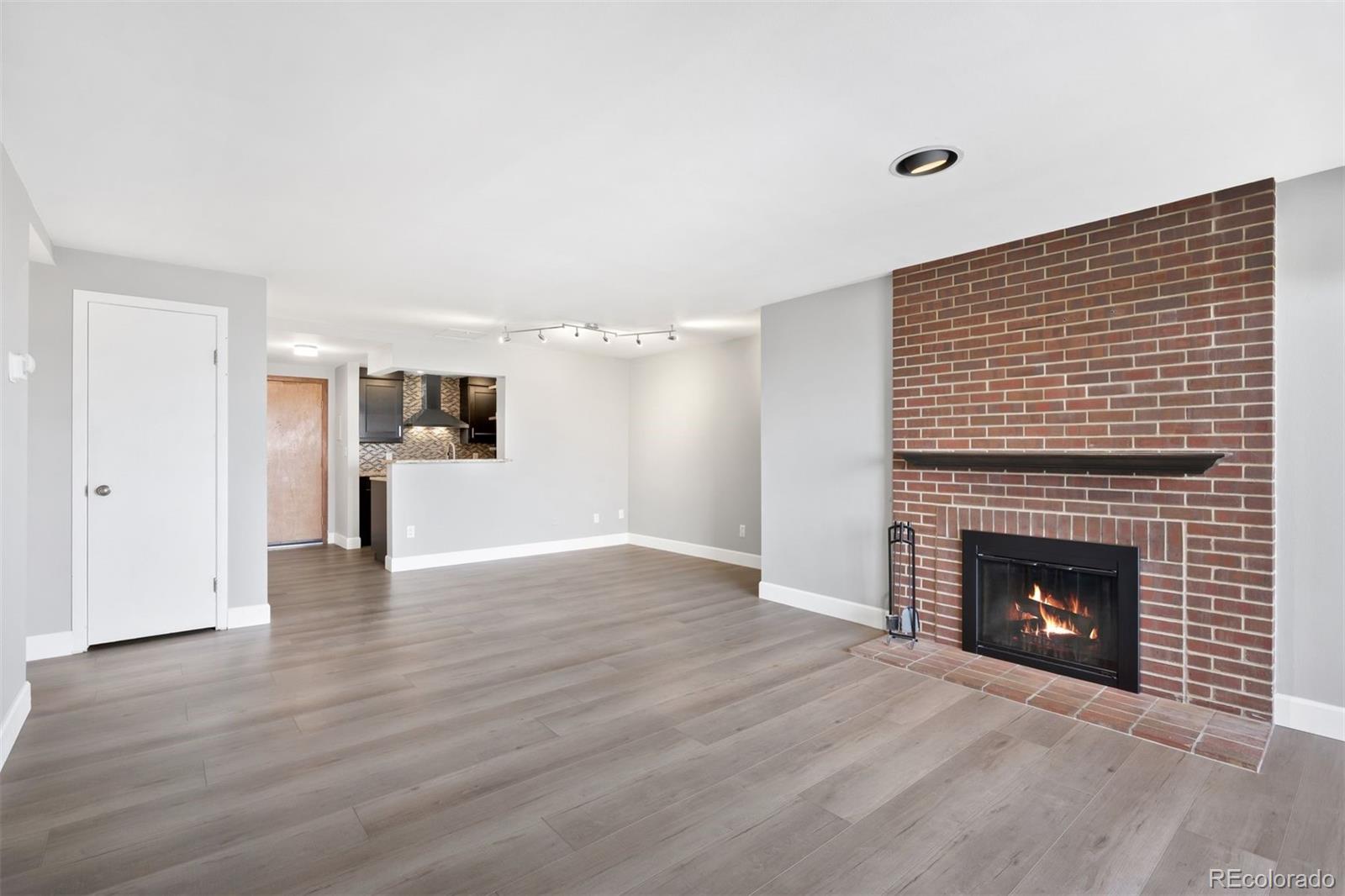 MLS Image #10 for 800 n pearl street 1211,denver, Colorado