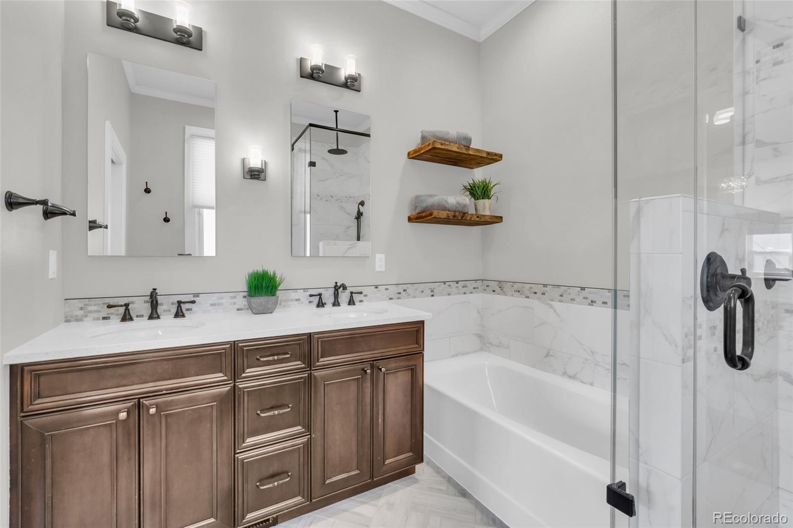 MLS Image #13 for 646 s lincoln street,denver, Colorado