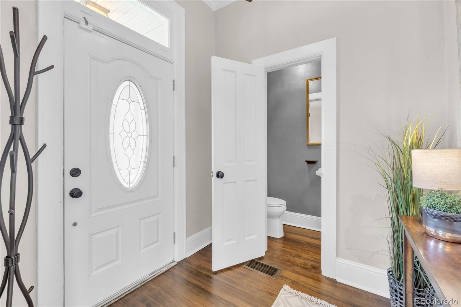 MLS Image #2 for 646 s lincoln street,denver, Colorado