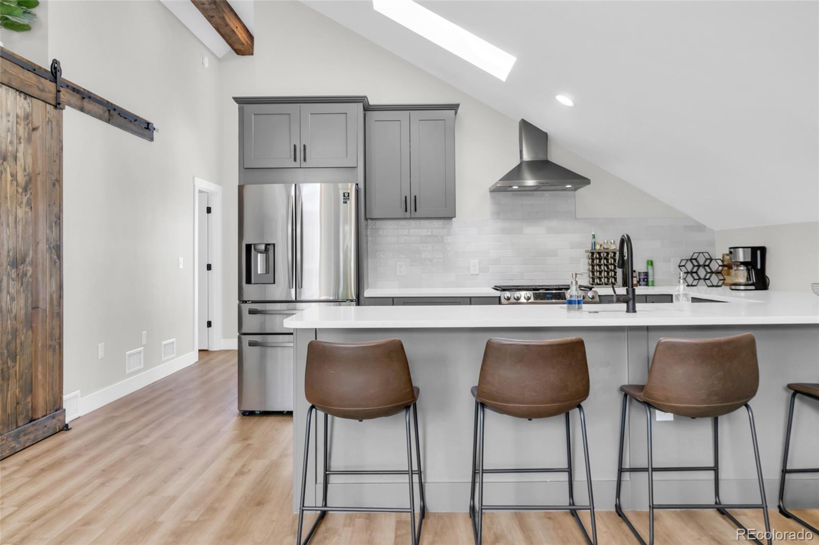 MLS Image #23 for 646 s lincoln street,denver, Colorado