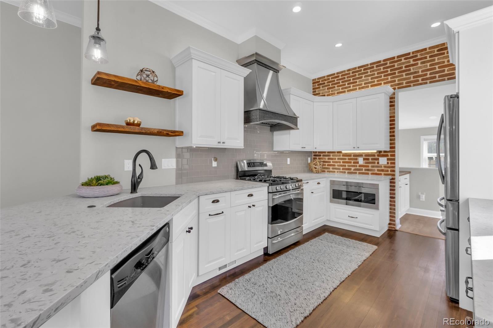 MLS Image #8 for 646 s lincoln street,denver, Colorado