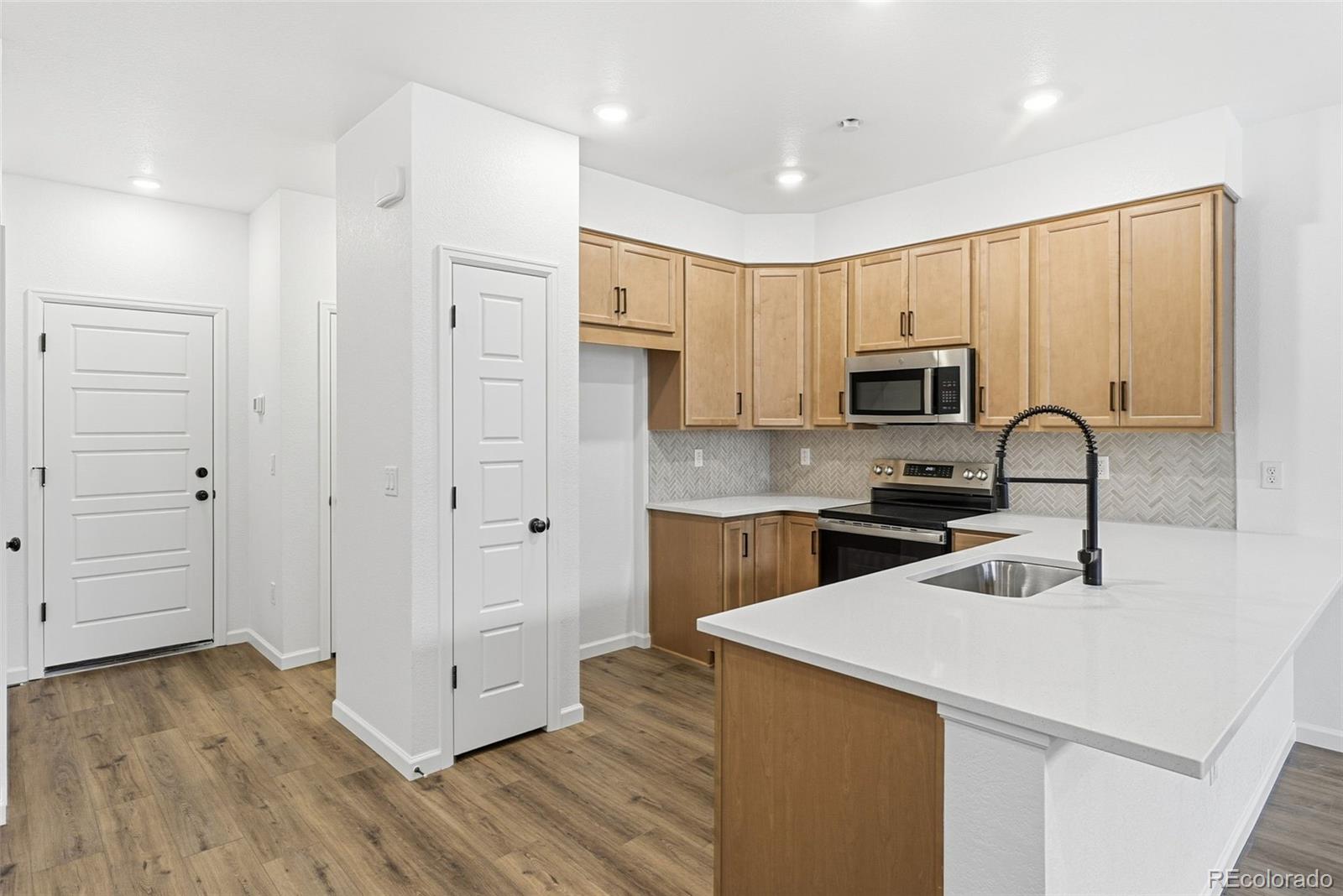 MLS Image #4 for 17135 w 91st lane,arvada, Colorado