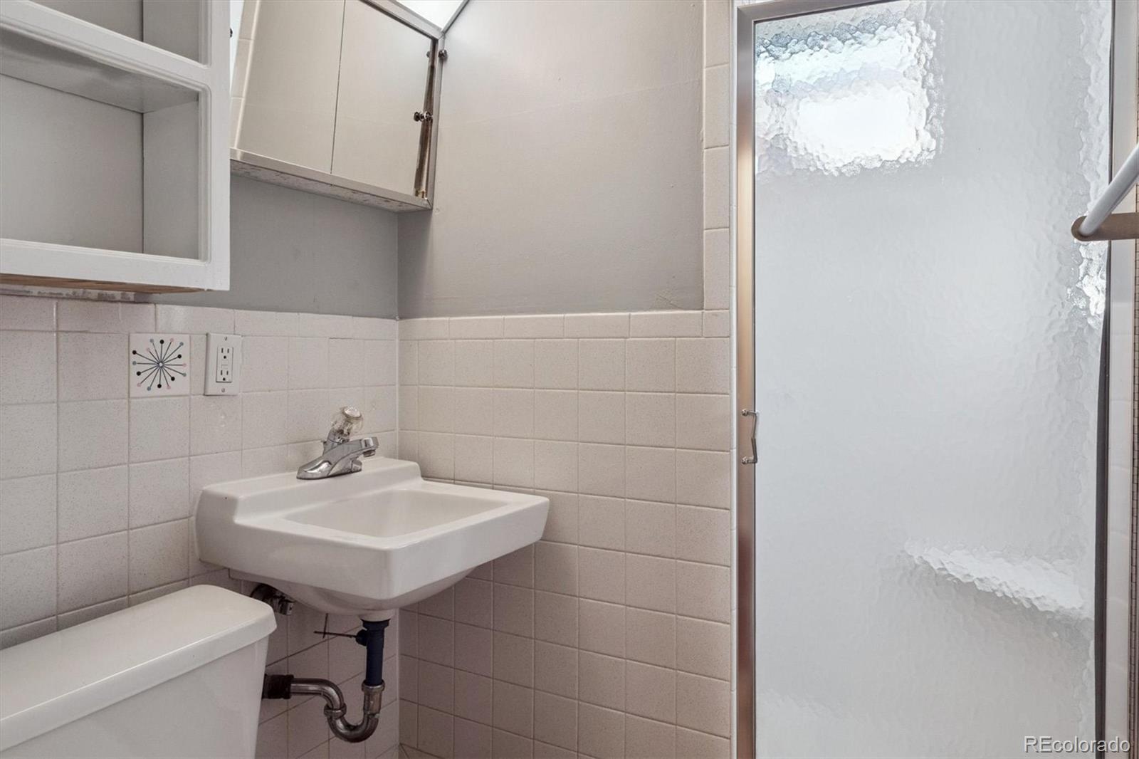 MLS Image #16 for 1515 s monaco parkway,denver, Colorado
