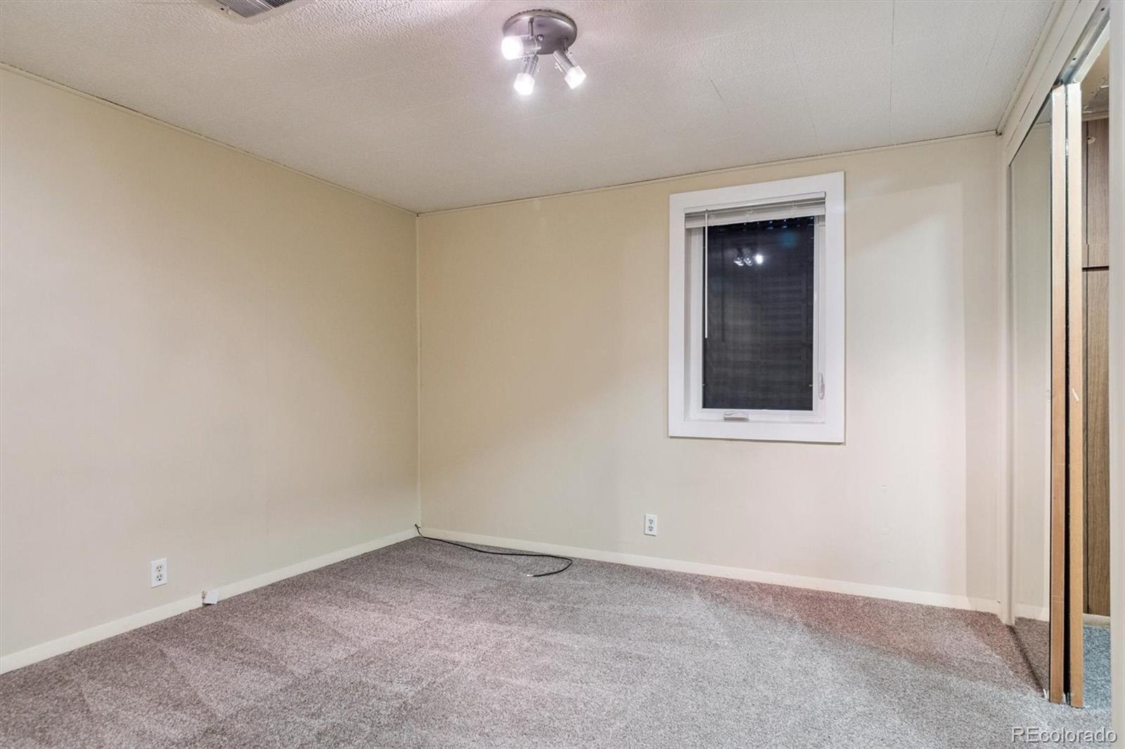 MLS Image #17 for 1515 s monaco parkway,denver, Colorado