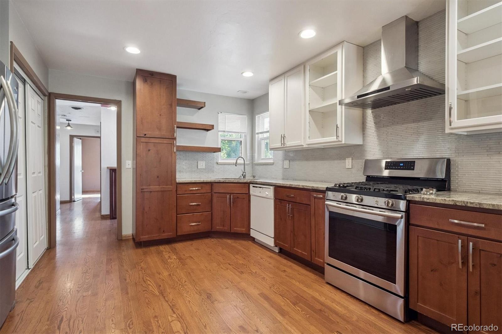 MLS Image #3 for 1515 s monaco parkway,denver, Colorado