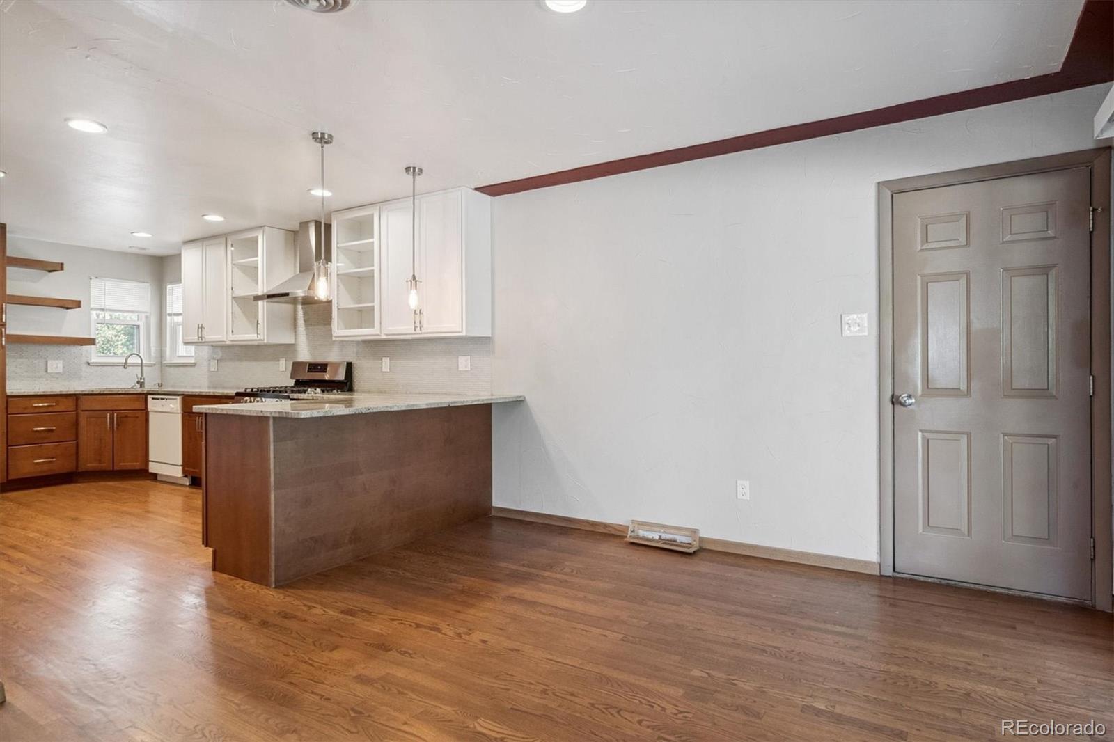MLS Image #4 for 1515 s monaco parkway,denver, Colorado