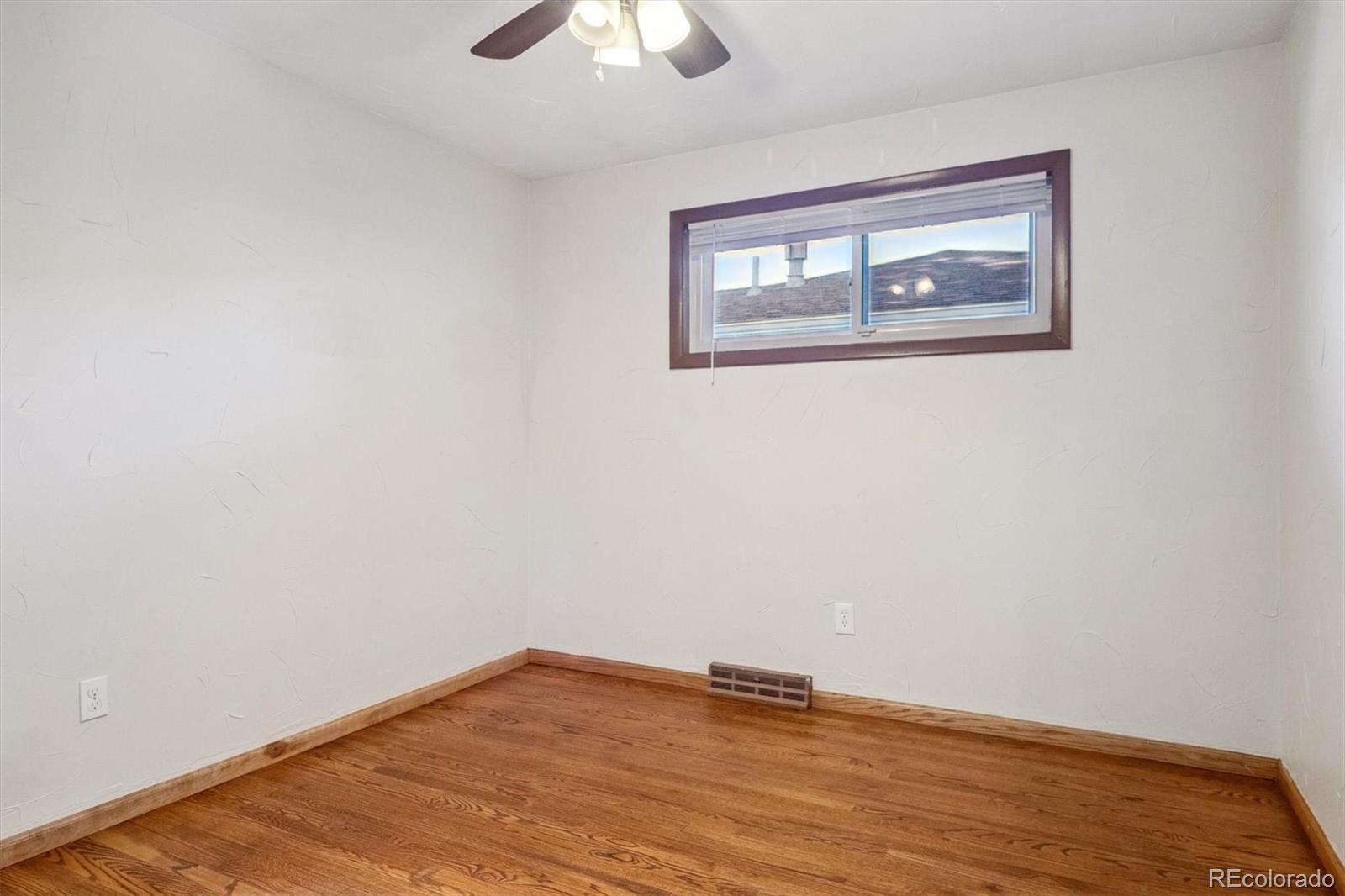 MLS Image #8 for 1515 s monaco parkway,denver, Colorado