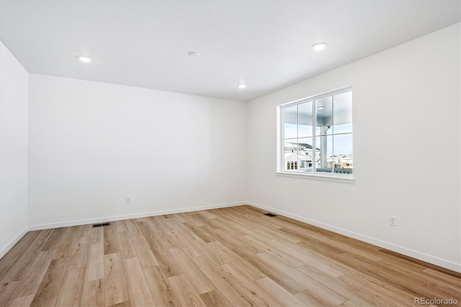 MLS Image #10 for 17543 e virginia avenue,aurora, Colorado