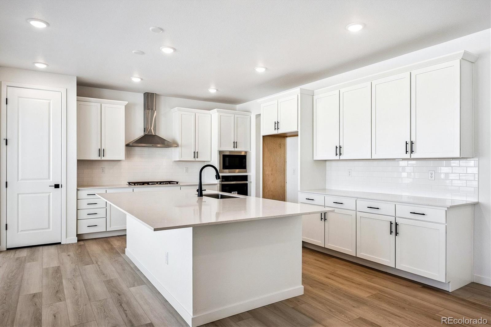 MLS Image #5 for 17543 e virginia avenue,aurora, Colorado