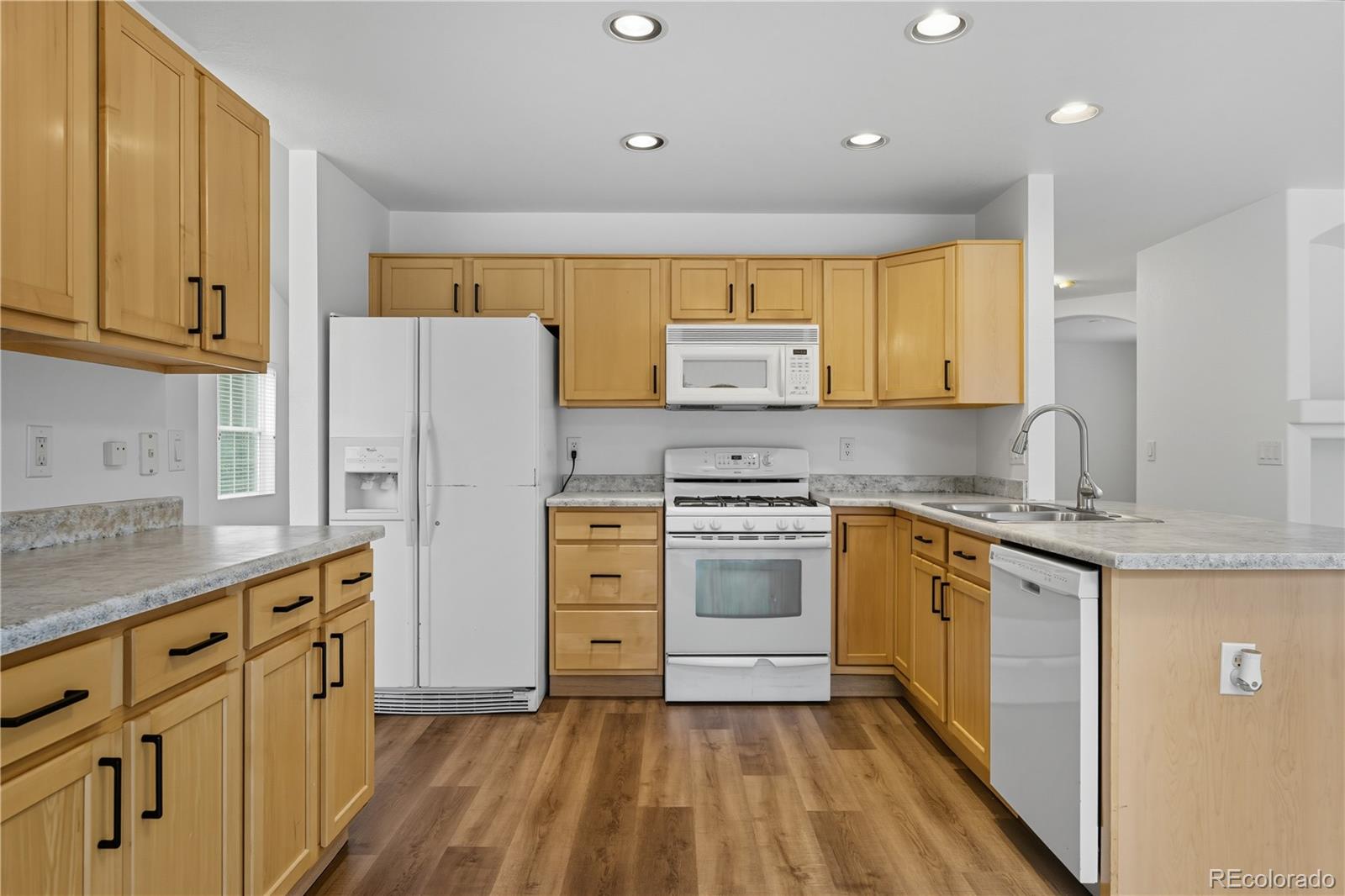 MLS Image #10 for 18336 e amherst drive,aurora, Colorado
