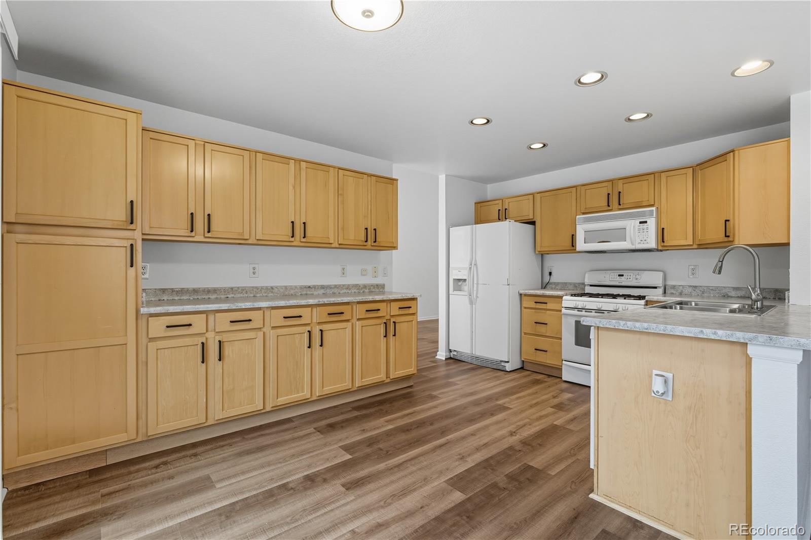 MLS Image #11 for 18336 e amherst drive,aurora, Colorado