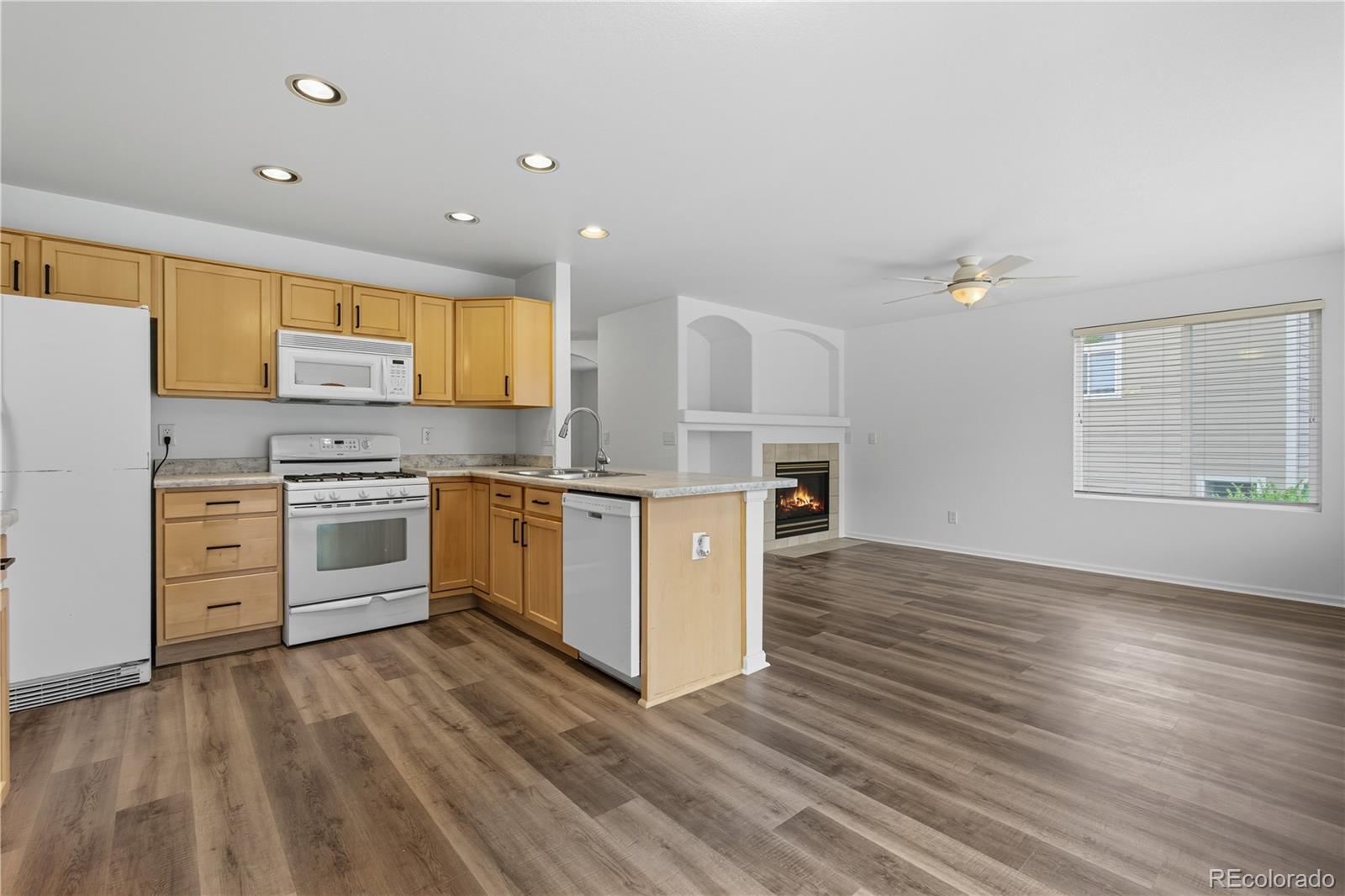 MLS Image #12 for 18336 e amherst drive,aurora, Colorado