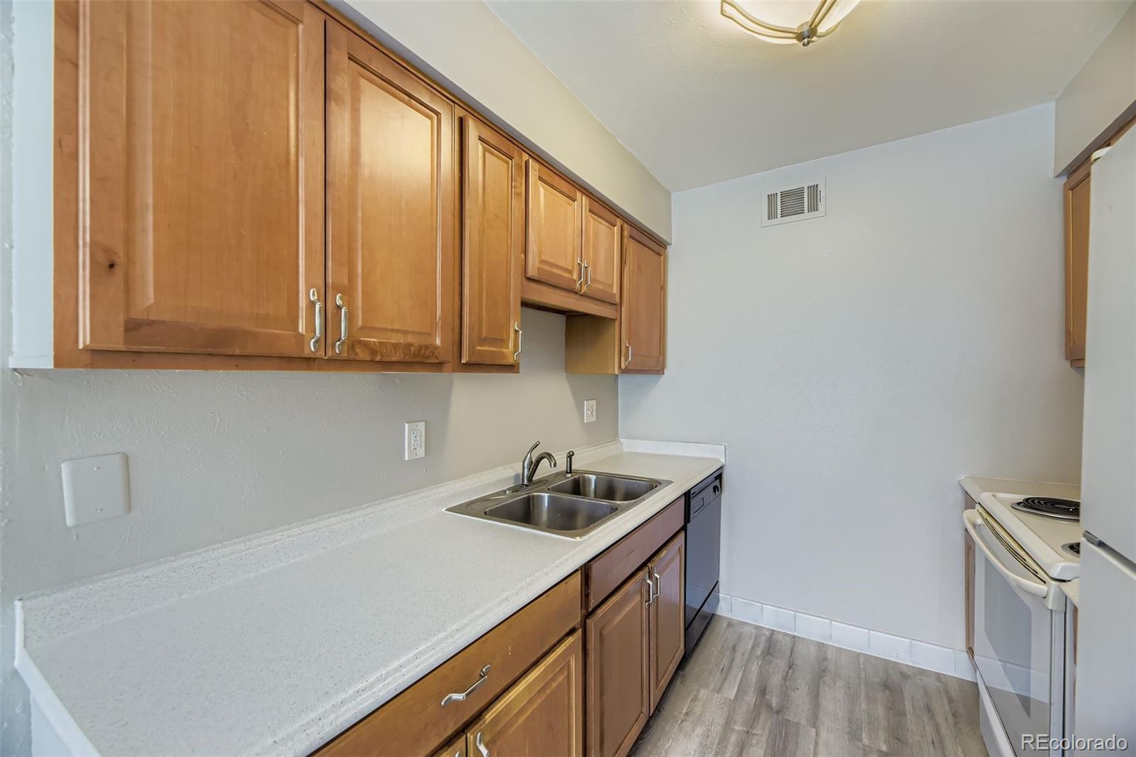 MLS Image #15 for 3663 s sheridan boulevard j12,denver, Colorado