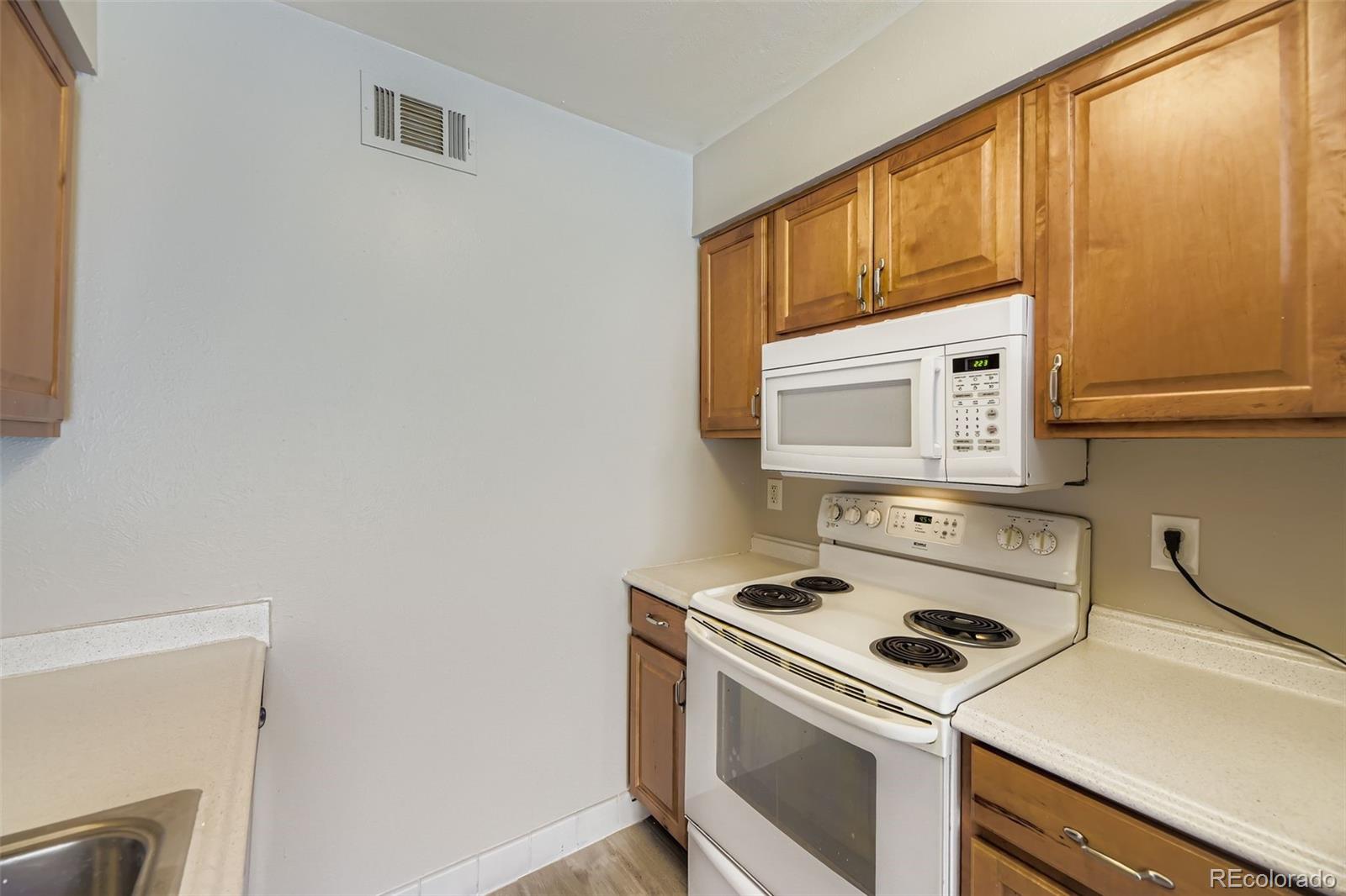 MLS Image #17 for 3663 s sheridan boulevard j12,denver, Colorado