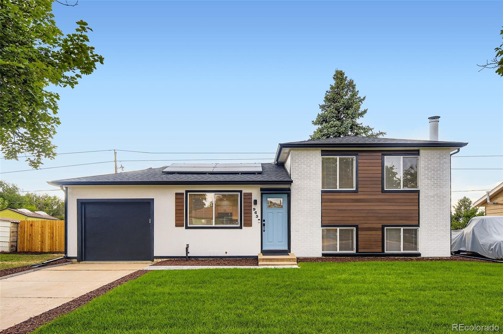 MLS Image #0 for 963 s macon street,aurora, Colorado