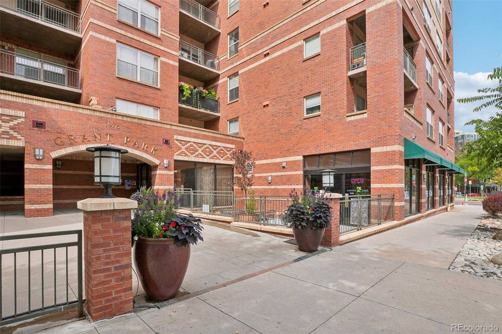 MLS Image #1 for 1975 n grant street 515,denver, Colorado