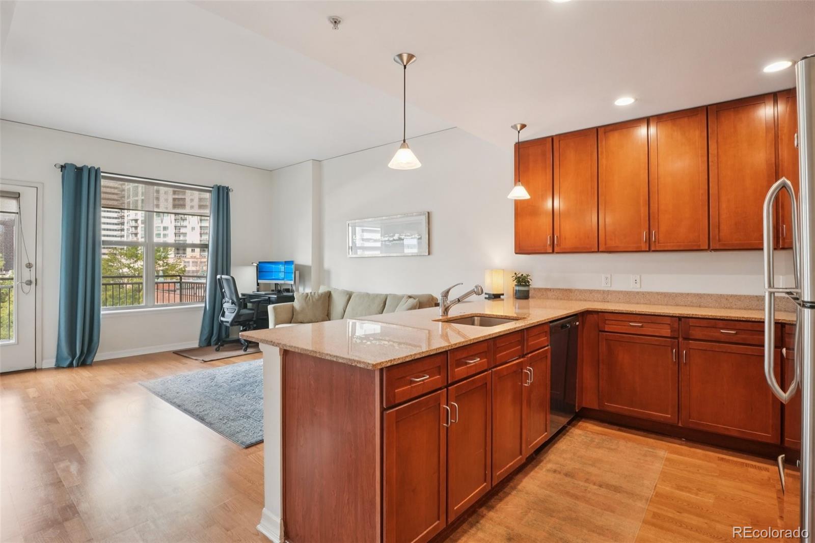 MLS Image #11 for 1975 n grant street 515,denver, Colorado