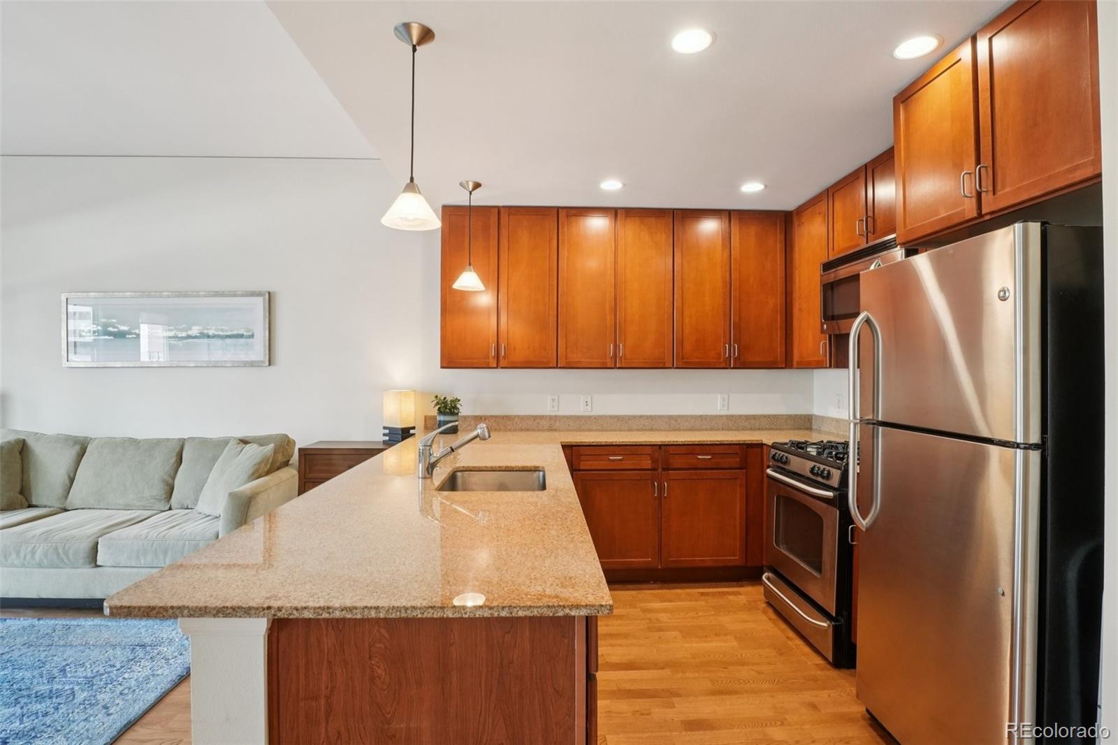 MLS Image #12 for 1975 n grant street 515,denver, Colorado