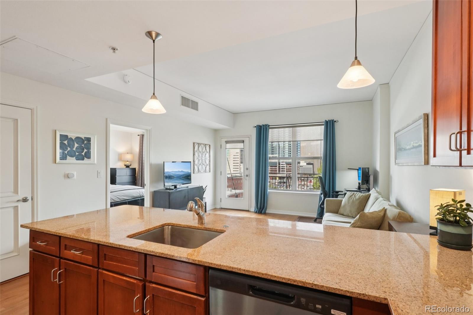 MLS Image #18 for 1975 n grant street 515,denver, Colorado
