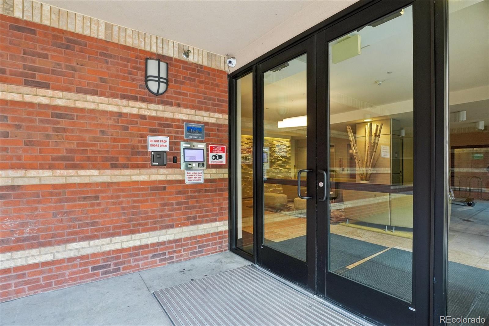 MLS Image #2 for 1975 n grant street 515,denver, Colorado