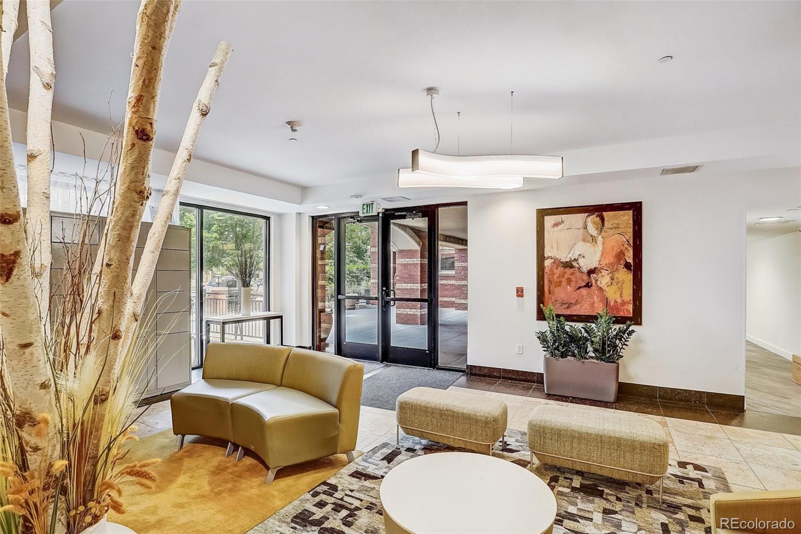 MLS Image #3 for 1975 n grant street 515,denver, Colorado