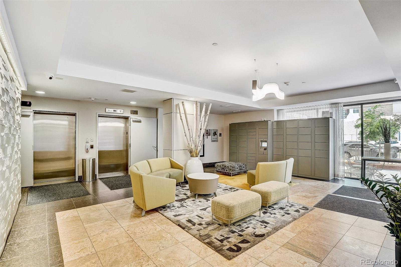 MLS Image #4 for 1975 n grant street 515,denver, Colorado