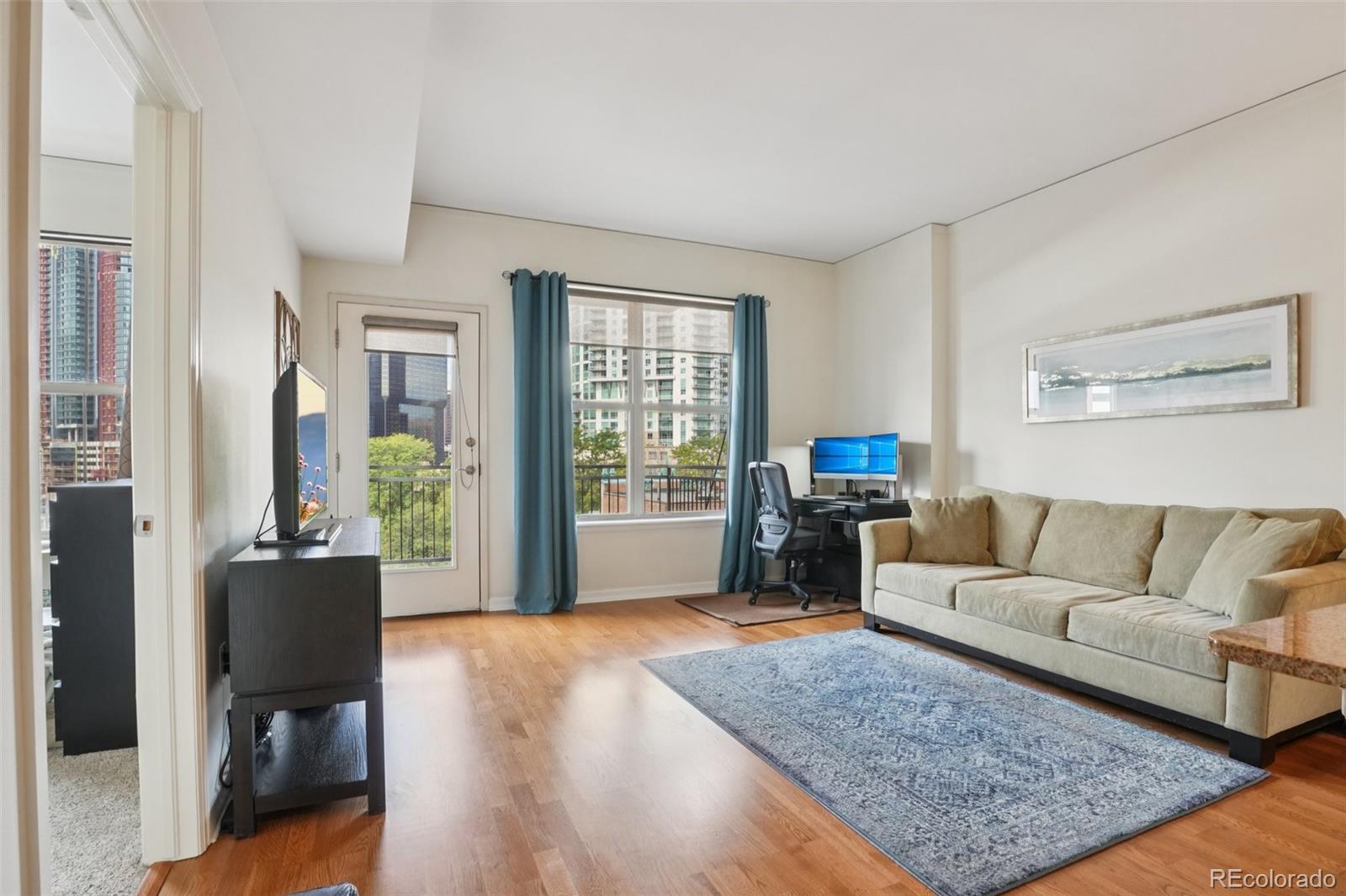 MLS Image #7 for 1975 n grant street 515,denver, Colorado