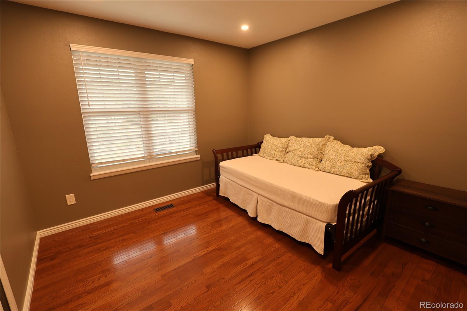 MLS Image #10 for 3713 w union avenue,denver, Colorado