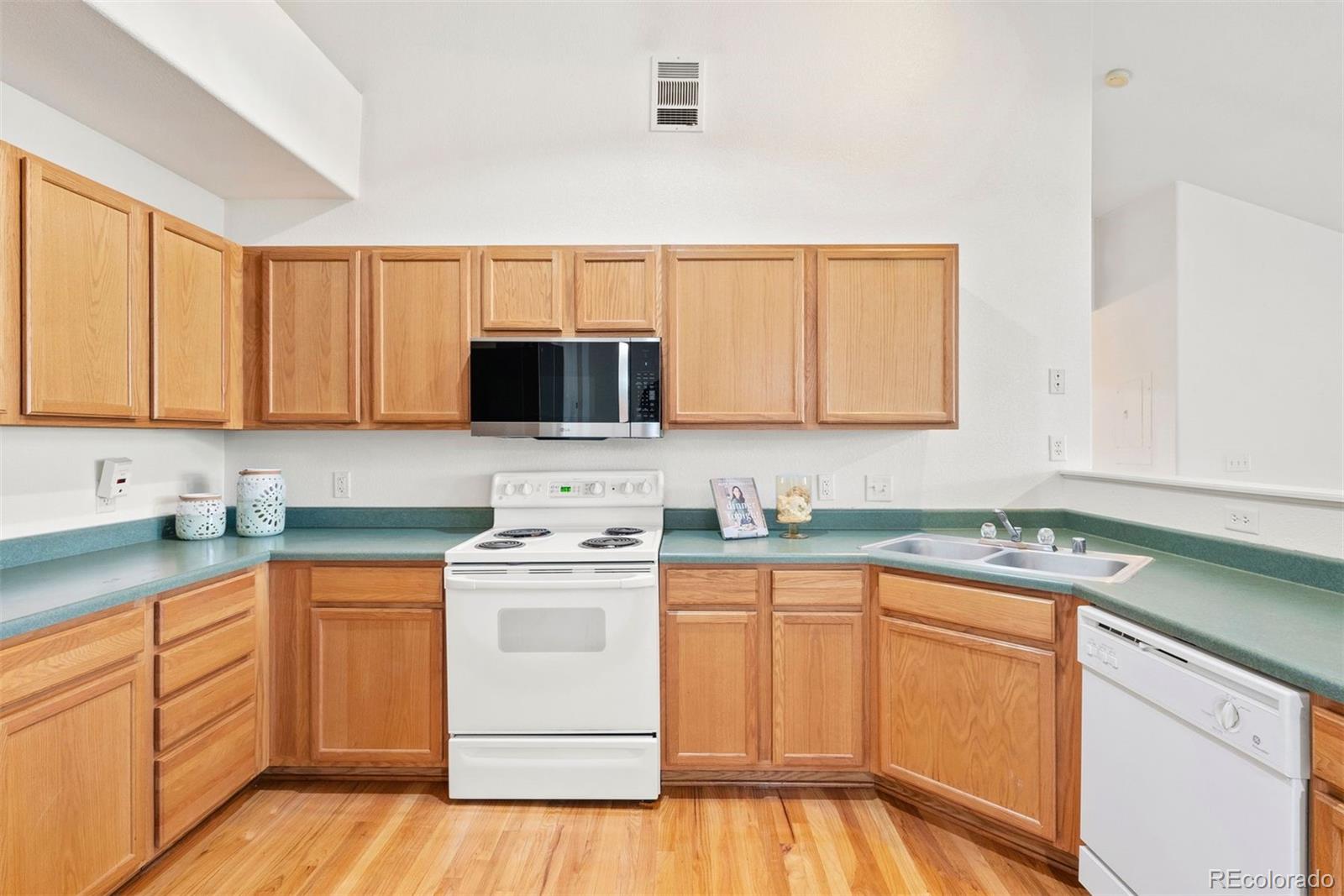 MLS Image #16 for 3242 e 103rd drive 608,thornton, Colorado