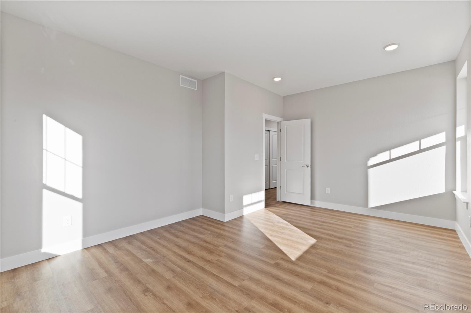 MLS Image #13 for 24197 e 53rd drive,aurora, Colorado