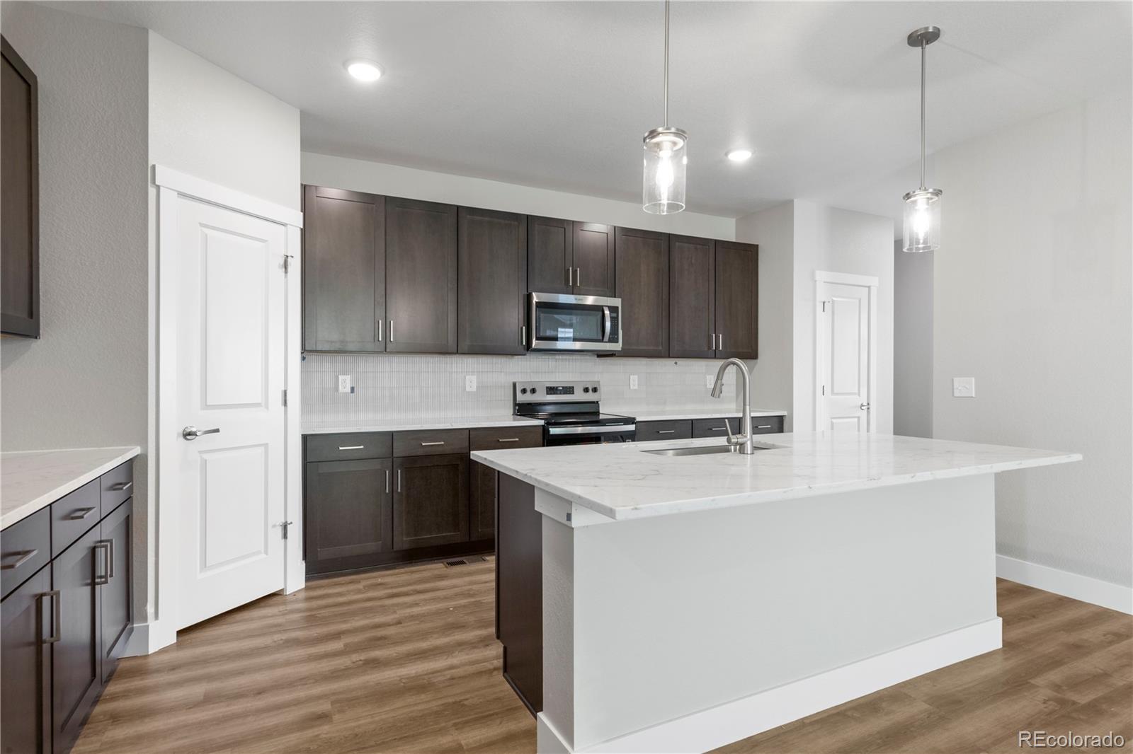 MLS Image #4 for 24197 e 53rd drive,aurora, Colorado