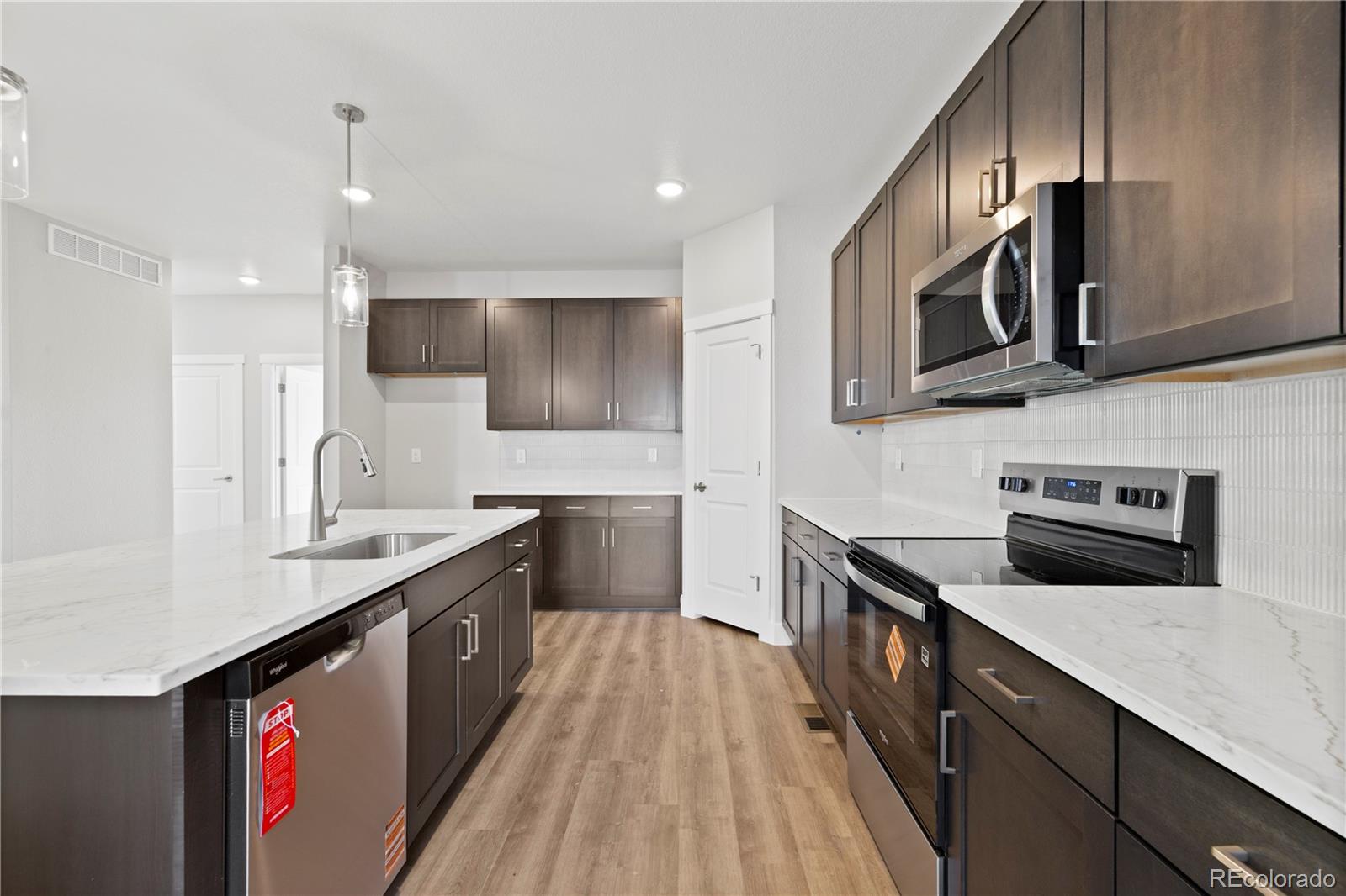 MLS Image #5 for 24197 e 53rd drive,aurora, Colorado