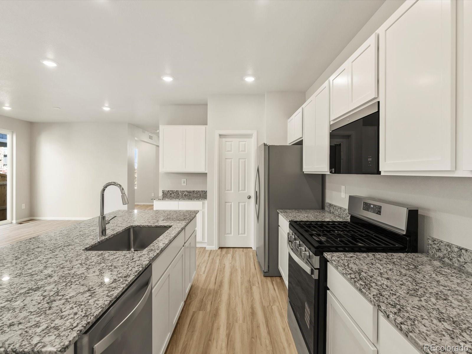 MLS Image #10 for 22480 e 8th avenue,aurora, Colorado