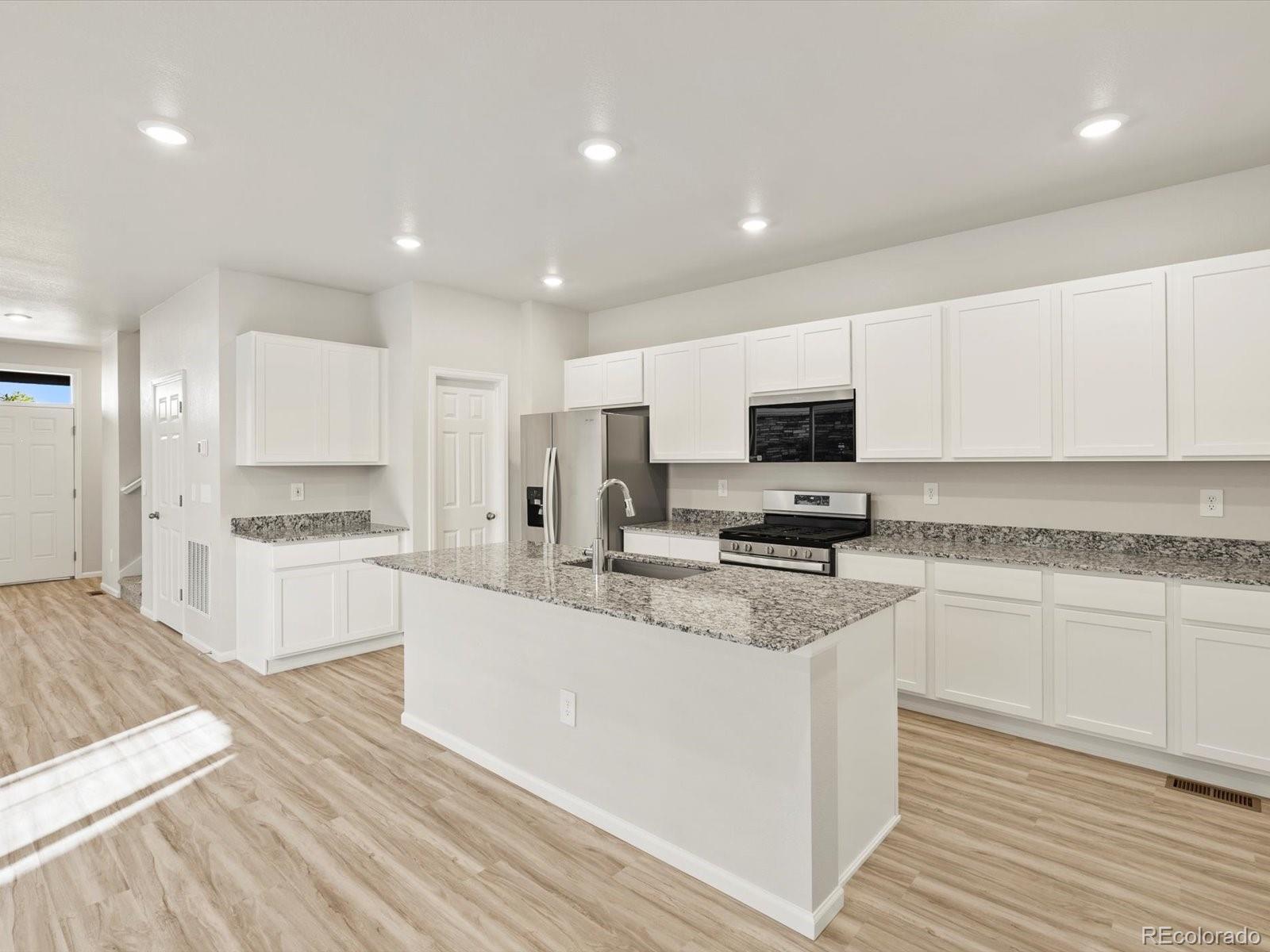MLS Image #7 for 22480 e 8th avenue,aurora, Colorado