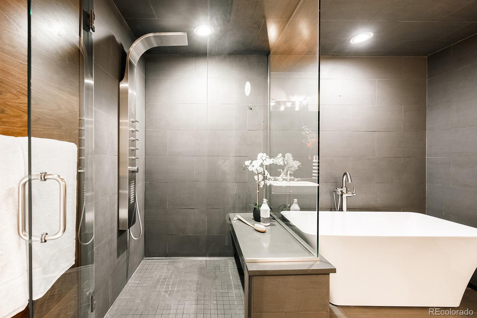 MLS Image #23 for 1735  19th street 4a,denver, Colorado