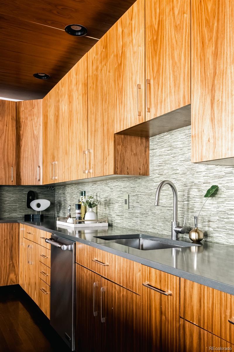 MLS Image #9 for 1735  19th street 4a,denver, Colorado