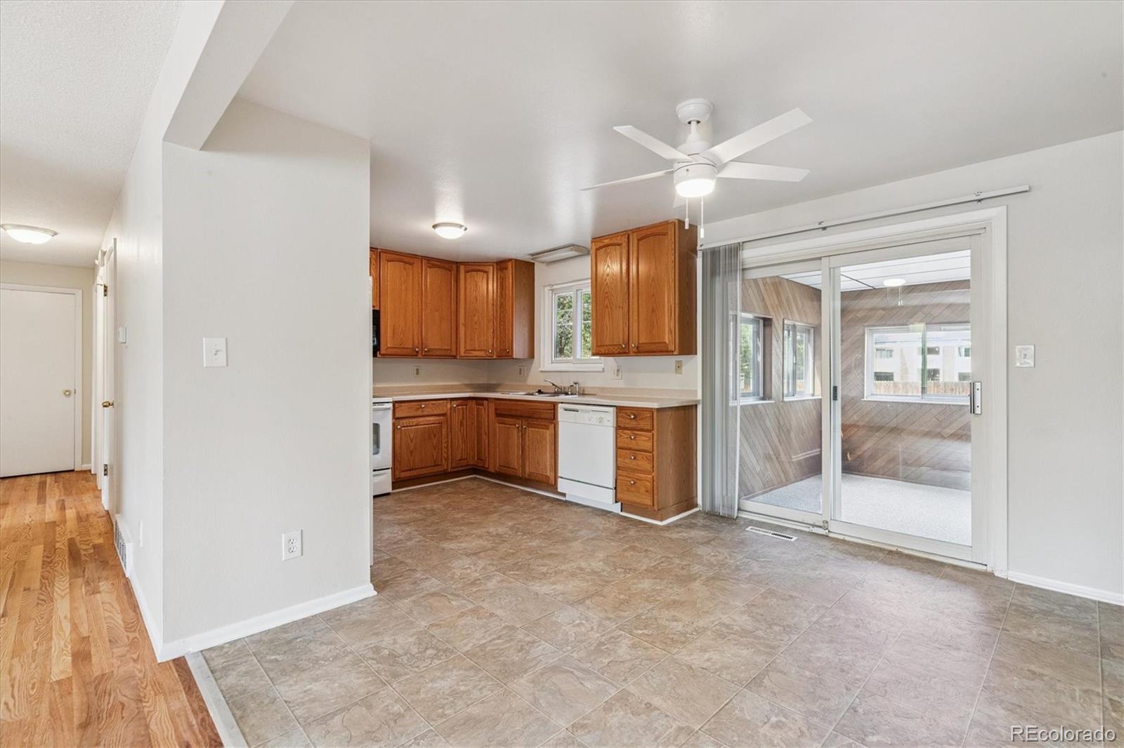 MLS Image #4 for 7255 e louisiana avenue,denver, Colorado