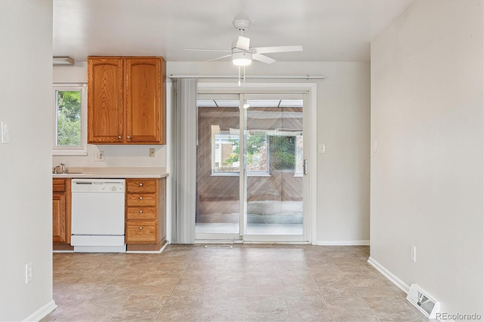 MLS Image #5 for 7255 e louisiana avenue,denver, Colorado