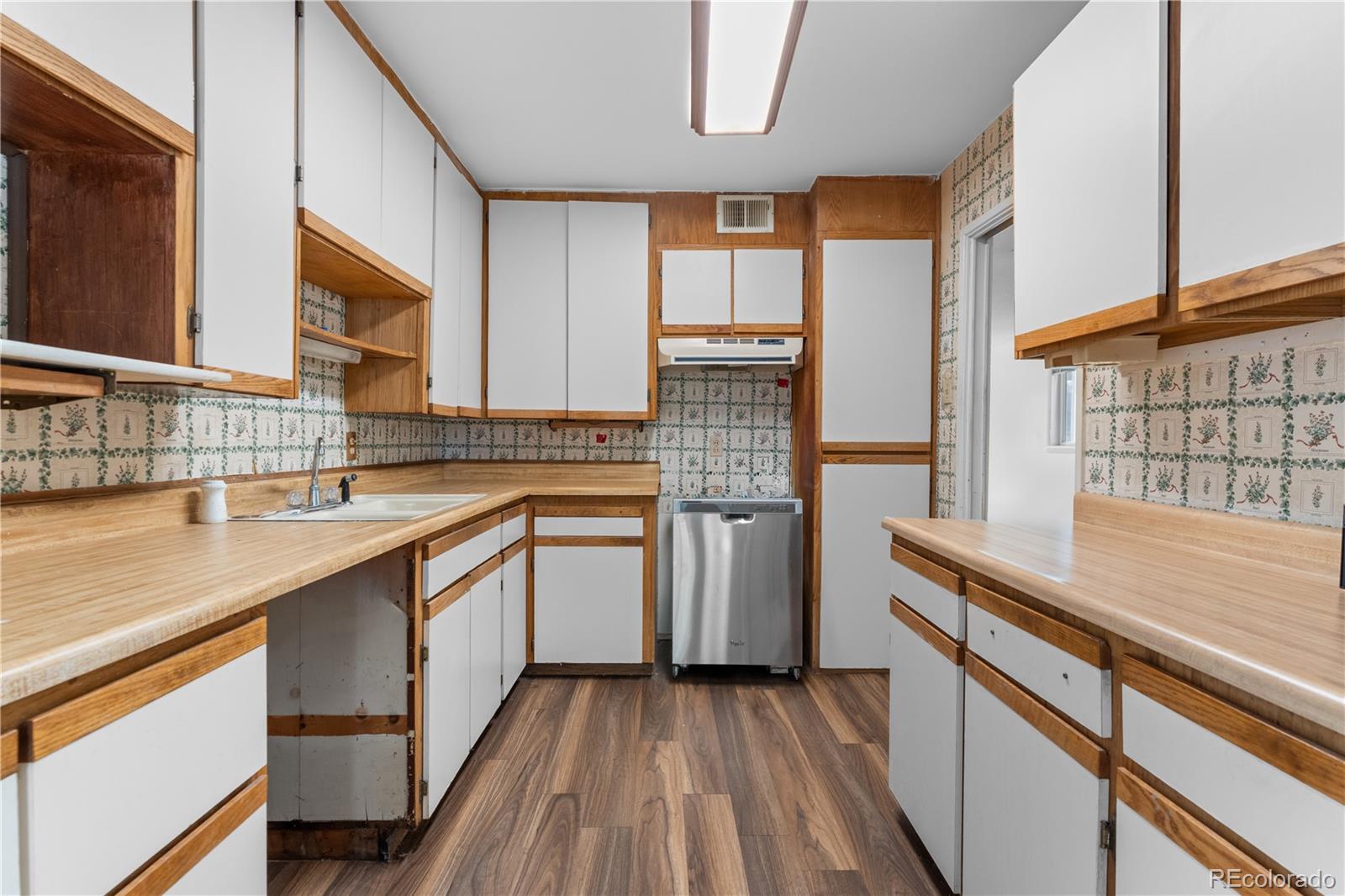 MLS Image #13 for 13045 e 13th avenue,aurora, Colorado