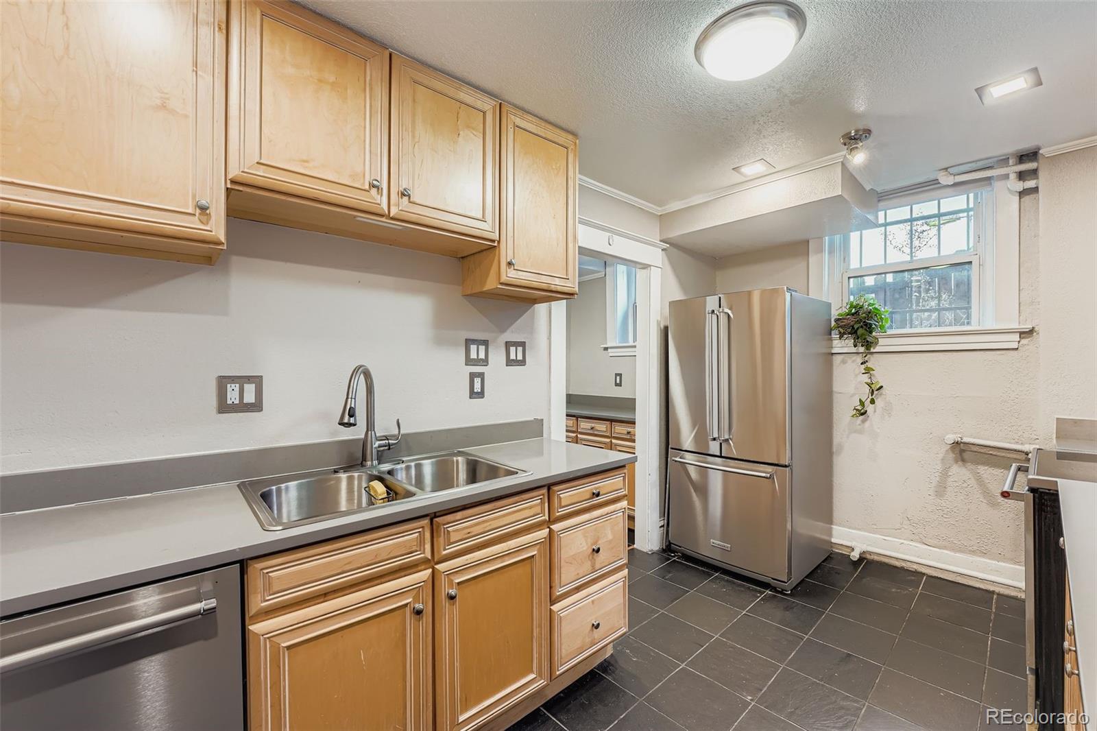 MLS Image #15 for 951 n corona street 5,denver, Colorado
