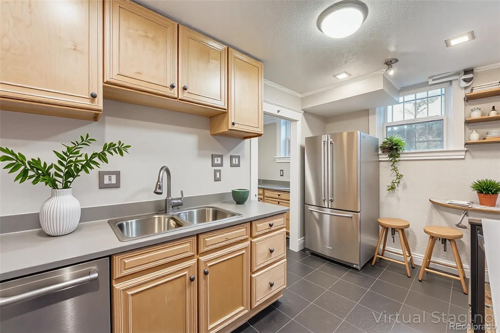 MLS Image #16 for 951 n corona street 5,denver, Colorado