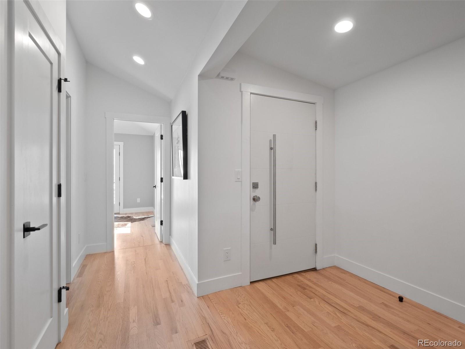 MLS Image #15 for 3049 s vine street,denver, Colorado
