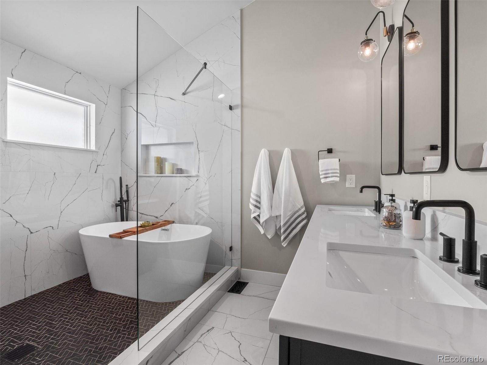 MLS Image #18 for 3049 s vine street,denver, Colorado