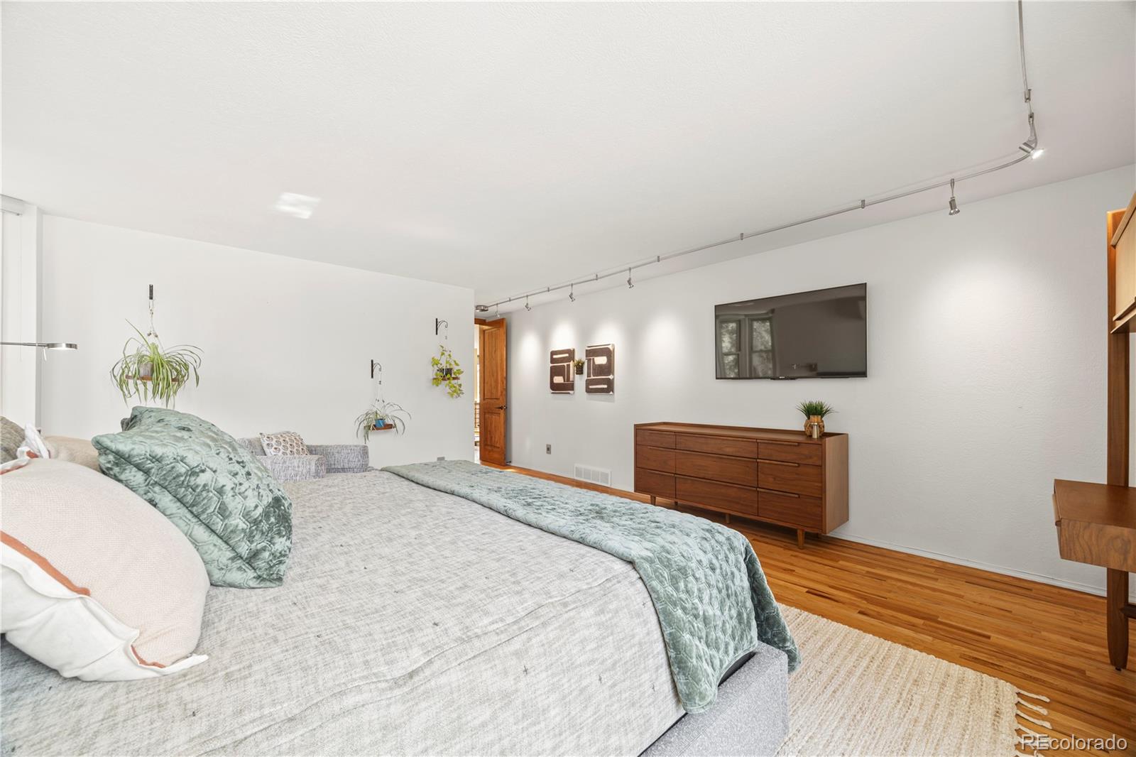 MLS Image #16 for 1405  meadowrose drive,golden, Colorado