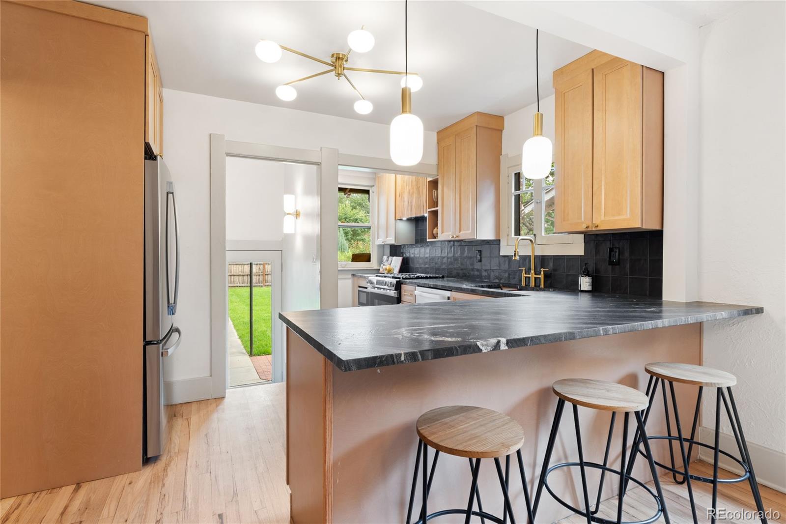 MLS Image #9 for 838 s sherman street,denver, Colorado