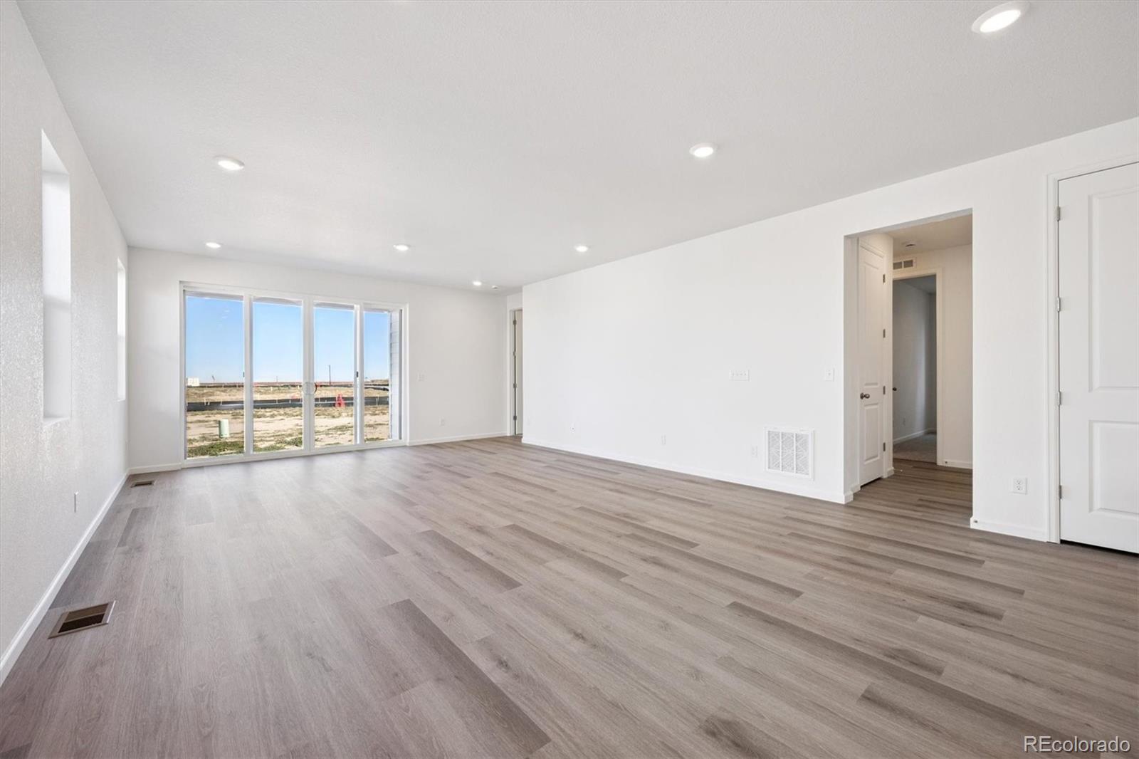 MLS Image #4 for 45941  gentry avenue,bennett, Colorado